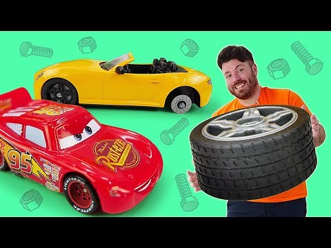 Giochiamo al meccanico! Come riparare le macchinine. Video per bambini