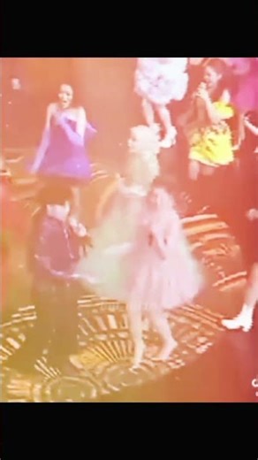 akhirnya kalian bisa prisonal lagi dan berani untuk dekat lagi semoga selamanya kayak ini lagi