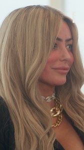 13K views · 55 reactions | No one knows their angles like Aubrey. 盧 Rewatch all episodes of Botched Presents: Plastic Surgery Rewind on E! | E! Entertainment | Facebook