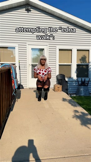 yeaaaaa baby these knees expired 🤕🦵🏽💯💯 #ednamode #theincredibles #ednaincredibles #ednawalk #edna #fail #challengegonewrong #gonewrong | Neisha Rochelle