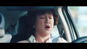 還有誰，比 HR-V 更懂你在乎的人？ 還有誰，比 HR-V 更在乎使用機能的設身處地？ 還有誰，比吳慷仁Kang Ren Wu更能詮釋 HR-V 的細節心意？ 看百變影帝吳慷仁與 ALL NEW HR-V 激盪出的演技火花！ ‧ Ultra Seat #多功能變化座椅 讓愛趴趴走的準岳父擁有百變空間 ‧ Walk-Away Close #離開自動關閉 讓熱愛大賣場的另一半關尾門更從容 ‧ 更重要的 Honda SENSING #碰撞緩解煞車系統 讓容易緊張的老媽，遇到突然闖入的摩托車立刻自動煞停 從外型、空間、安全等各項使用機能 ALL NEW HR-V 所有心意 都為在乎你在乎的人在乎的事，設身處地思考設計 ALL NEW HR-V 新 ‧ 亮眼發表 汰舊換新價 76.9 萬元起，誠摯邀請立即預約賞車 👉 https://bit.ly/3zkVXGJ #Honda #HondaTaiwan #HRV #吳慷仁 | Honda Taiwan 粉絲團