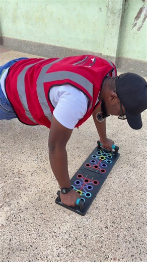 Push Up Board Available! ✅ Targets chest, shoulders, triceps & back ✅ Non-slip handles ✅ Portable & easy to assemble ✅ Perfect for home workouts 📍 Location: Kenya House Complex, Ground Floor G6, Koinange Street, Nairobi 📞 Contact: 0723555104 / 0700513402 🌐 Shop Online: fitnessforless.shop #FitnessForLess #PushUpBoard #HomeWorkout #UpperBodyTraining #NairobiFitness