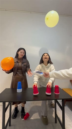 Just thinking about not letting the balloon fall #Game # Happy # Nervous # Competitive # s