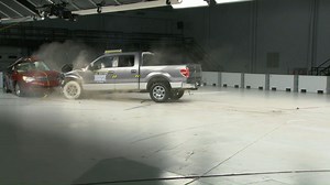 💫 #featurefriday | In 2019, an estimated 143,000 people were injured in red light running crashes. To demonstrate the dangers of running red lights, IIHS ran this special crash test several years ago that recreated a real-life crash that occurred in Yuma, Arizona. In the real crash, which occurred in 2012, the Sebring's driver was severely injured. More about running red lights ⤵️ https://go.iihs.org/topics-red-light-running | Insurance Institute for Highway Safety