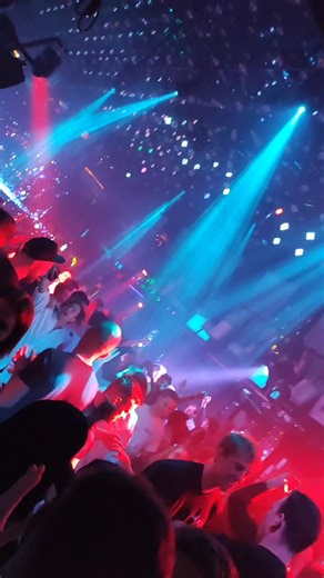 Top Dance Clubs in Krakow: Shine Club Experience