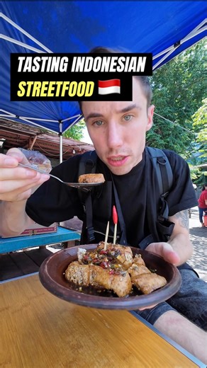 444K views · 10K reactions | Tasting the famously spicy tahu gerjot on the streets of Jakarta, a dish originating from Cirebon, Java, Indonesia #indonesia #indonesianfoodies #jakartafoodies #cirebon #jawabarat #enak | Veggies On Tour | Facebook