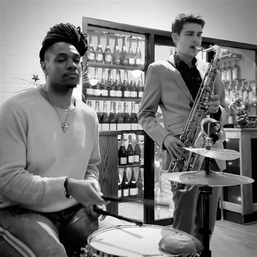 Nate Topo on sax — “Cruisin’” at the Savoy Detroit