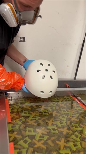 Hydro Dipping Helmet: A Visual Treat