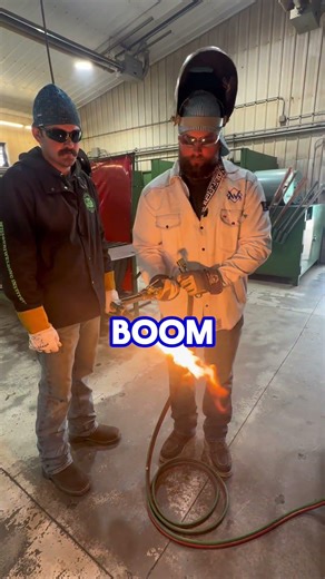 Showing a new student how to set up a hand torch! (part 2) What settings do you use?