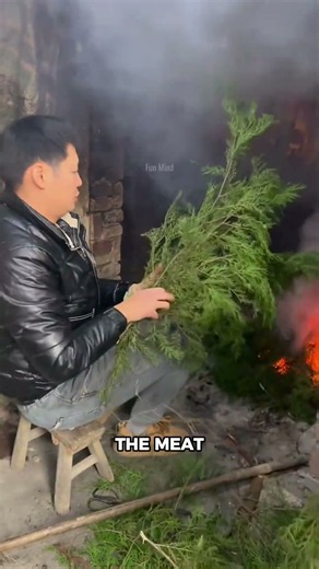 Why Traditional Smoked Meat Uses Fresh Green Branches Instead of Dry Wood