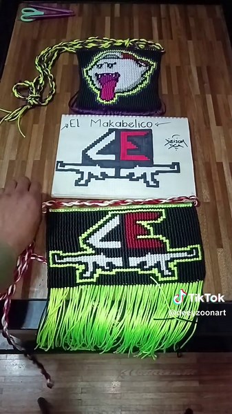 Tejiendo el Logo del Comando Exclusivo