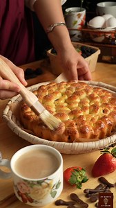 1.8M views · 100K reactions | This Honeycomb brioche is stuffed with chocolate which makes it my family favorite. It can be served as is with tea or coffee. The combination of its buttery and soft texture with chocolate inside makes it perfect for kids' school lunch boxes. Recipe link is in the first comment. I hope you gave it a try.❤ #food #bread #art #bakinglove #cooking #focaccia | My Earth Kitchen | Facebook