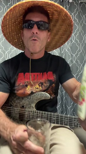 So much love! Im blown away! My fans are the best! Remember this: I AM A FAN of YOU too! #guitarlesson #musiciansoftiktok #guitarplayer #guitartok #sober #schecterguitars #shred