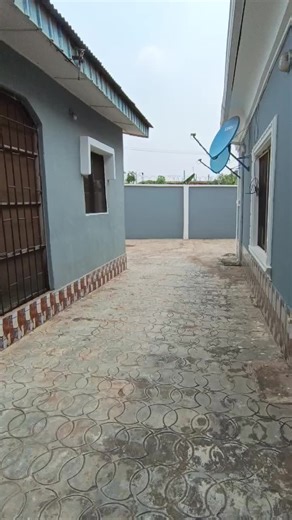 Very spacious 3bed in a lovely compound close to the Major road at Ifesowapo Akute Has personal prepaid and personal tank of water Very good electricity Little renovations to be done by the Landlord. Just 2 people in a compound Occupant Must be an office person Spacious kitchen Massive Dinning Rent is 1.2m