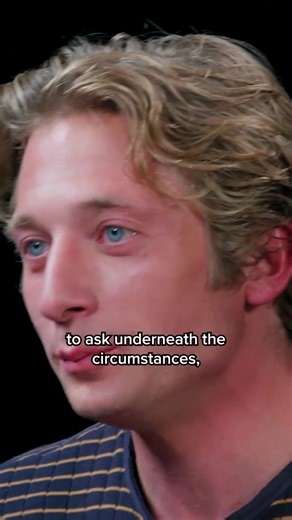 TBT to when we had Jeremy Allen White ripping harmonica like his life depended on it… right after surviving the Last Dab. Yeah. That happened. #interview #chef #jeremyallanwhite #shameless #jeremyallanwhiteedit