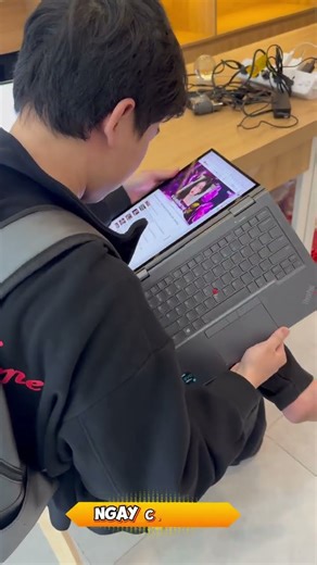 Thinkpad x1 yoga gen 6 màn 4k sắc nét core i7,16,512 máy đẹp màn hình có thể xoay nhập x360