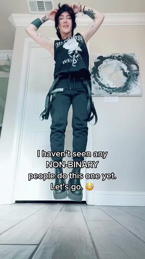 The non-binary urge to make the PANSEXUALS PANIC. 😎 dc? #nonbinary #genderfluid #pansexual #bisexual #alt #goth