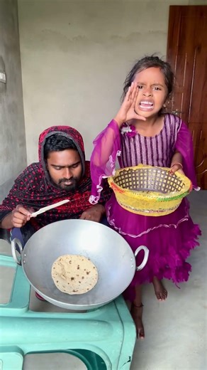 Mujhe puye do na🤣🤣#shorts #funny #comedy #ytshorts #shortsfeed #trendingshorts #viralvideo