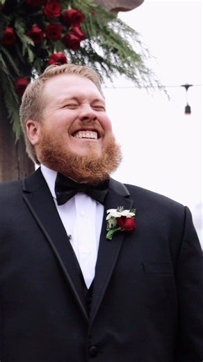 Groom reacts to his bride walking down the aisle! #reeltimefilms #shorts #groomreaction #weddingfilm