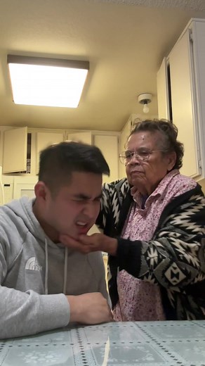 Hilarious Stiff Neck Prank on Wander Z Vlogs