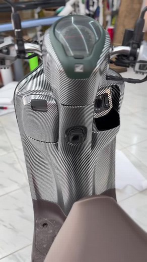 Carbon Scoopy Sticker Motif for Stylish Look