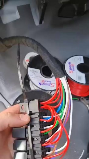 Tidy little wire up. ⚡️ 4 slot fuse block and 4 relays. All you need for a Traffic Management Truck! Will be mounted next to the Fuso fuse block  ( Cable tied to hold it together whilst crimping and wire length ) | TBC Auto Electrical | Facebook