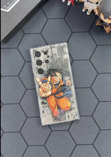 Dragon Ball Fan Reacts to Samsung S26 Ultra Skin