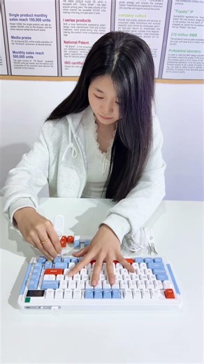 What’s inside a keyboard? 👀This is a real keyboard unboxing and teardown from our factory.