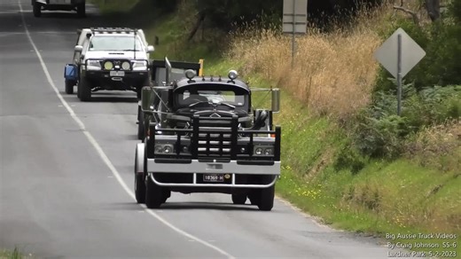 Video Clip-Tough as Diamond-T at Longwarry and Maffra and then Lardner Park | Trucking Photos with Craig Johnson