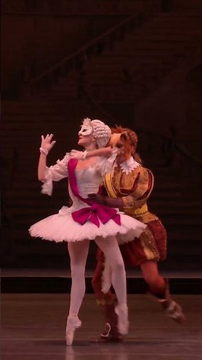 This duet is the cat's meow 😻 The Royal Ballet's The Sleeping Beauty 2023 #ballet #theatre #cat