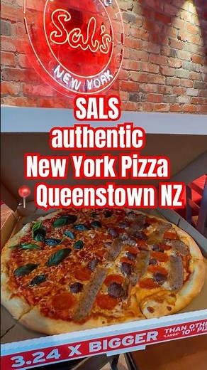 Sal’s Authentic NY Pizza 🍕Massive New York–style slices on Beach Street, Queenstown #newyorkpizza