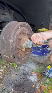 What is your 'GO TO' tool for breaking fasteners loose...and WINNING? @springtoolsusa #mechanic #drumbrakes #brakejob #garageshop #springloaded #handtool #springtools | TOOLS by Design