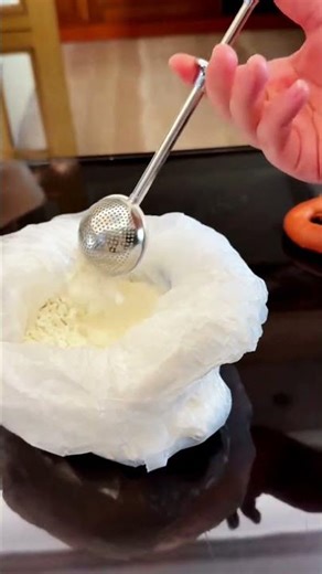 BAKING HACK! The Most Precise Way To Dust Flour