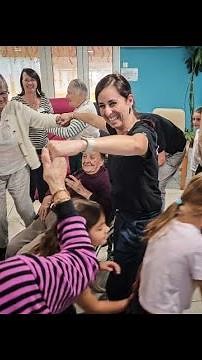 Une ancienne danseuse de ballet fait danser les résidents d'un Ephad au Pays basque