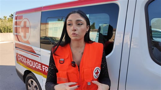 🫂 Ils ont en commun l'idée qu'accompagner, éduquer, relever, secourir est une simple histoire d'humanité. Ils sont volontaires, ils sont solidaires.🤝 On peut compter sur nos bénévoles.😍 Aujourd'hui, Laura 🙋. Elle est Volontaire Service civique à la Croix-Rouge et a intégré les Maraudes du Samu social à Avignon. 🚌 🥪 ☕ Une autre forme d'engagement réservée aux jeunes de 18 à 25 ans, une expérience unique pour se construire et construire un projet d'avenir. Merci Laura 👏 pour ton engagement.