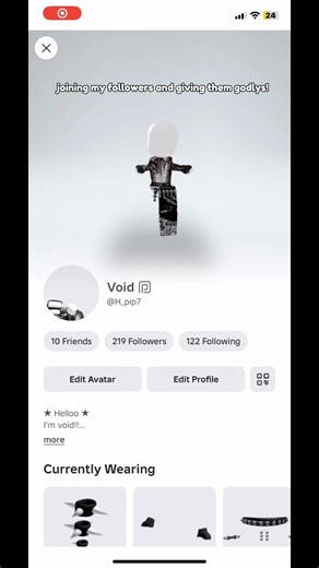 SHE WAS SO LUCK! #roblox #robloxgiveaway #mm2 #robloxaesthetic #robloxcharacter #robloxedit #roblox