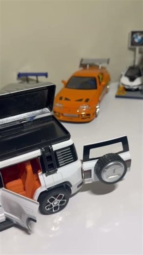 1:24 Scale Off-Road SUV with Rooftop Tent