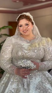 مش لاقيه وصف لجمالها ✨🦋 #wedding #bride #makeupartist #makeuplooks | Nahla Elzayat Makeup Artist