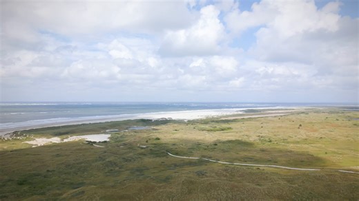 Last week, our Iron Mountain Data Centers team had an exciting moment at the Green Data Center Conference, where we unveiled a world-first partnership 🌍 that marks a significant step forward in our journey to meet our 24/7 Carbon Free Energy goals. We know solar and wind energy are excellent renewable sources, but their intermittent nature presents challenges when it comes to providing consistent power. With our ambitious goal to have all data centers running on 24/7 Carbon Free Energy by 2040,