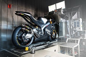 713K views · 7.6K shares | Hear the remarkable racing sound of #Akrapovic-equipped #Suter #MMX500 in our R&D dyno facility! Suter 500 #AkrapovicTV | Akrapovic Exhaust System | Facebook