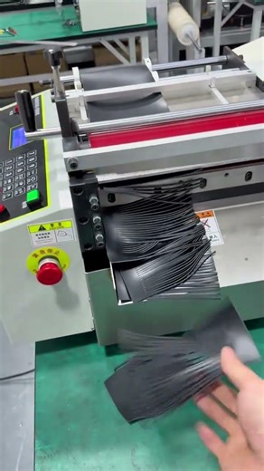 Automatic Tassel Slitting for Efficient Fringe Production