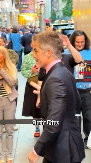 158K views · 1.5K reactions | Are you going to watch Waiting for Godot on Broadway?  #KeanuReeves #AlexandraGrant #celebrity #celebritycouple #waitingforgodot #broadwayshow #EthanHawke #linmanuelmiranda #ChrisPine #benvereen #EdSolomon #KieranCulkin #jonathangroff | Girlfromjerseycity | Facebook