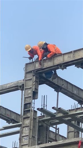 Working at Heights: Efficient Aluminum Formwork Setup