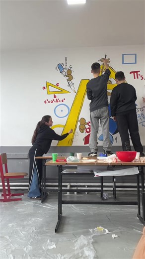 7th grade vibes 👏🏻🎨 #art#artist#students#paintingart#paintingtutorial#progress#procreate#creative#math#class##7thGradeArt #StudentCreativity #MuralVibes #YoungArtists #SchoolArt#fypシ゚viral#fyp#shqiptaretneperbote🇦🇱🌍#albania#kosovo