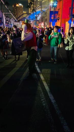 にしっちです! on Instagram: "ハロウィンホラーナイト2024 @universal_studios_japan #にしっち #ユニバ #usj #ホラーナイト #ゾンビ #ado #唱 #ハロウィン #ダンス #SHOW"