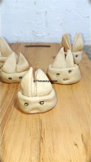 Aate Se Rabbit Shape Recipe | Unique Baking Idea 🐰#rabbit #baking #filling #snacks #bread #garlic