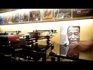 VPI Avenger Reference rim-drive turntable with Ortofon MC Verismo phono cartridge