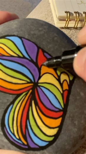 A pretty heart stone painting idea to try this weekend... Head here supplies or more details - https://youtu.be/Hr68wg8qcus #rockpainting101 #rockpainting #paintrocks #paintedrocksofinstagram #rockpaintingideas #paintedrocks #kindnessrocks #paintedstones #stonepainting #artutorial #arttutorials #paintpens #acrylicpen #acrylicpaintpen #paintpen #paintpenart #paintmarkers #paintmarkerart | Rock Painting 101