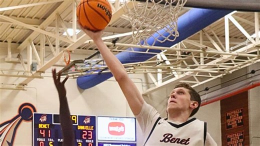 Marist stuns No. 17 Benet Academy to claim the Illinois IHSA Class 4A state title in major upset