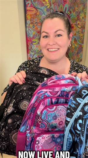 Our School Bag Bundles are the perfect choice for school days and everyday adventures 🩷 ✨ Designed for busy school life: • Large full size back compartment – fits lunch boxes, books, jackets & folders • Two full length front pockets – perfect for pencil cases, diaries, snacks & extras • One half front pocket – easy access for small essentials • Two side bottle pockets – fits our AAA water bottles perfectly • Adjustable padded straps for all day comfort • Durable material made to last 🎨 Three b